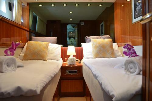 Ocean Breeze Voyager Yacht