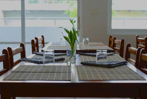 Hostal G 10 Beach Inn