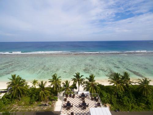 Hostal The White Harp Beach Hotel
