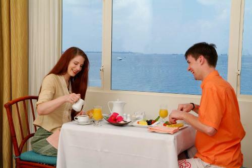 Hulhule Island Hotel