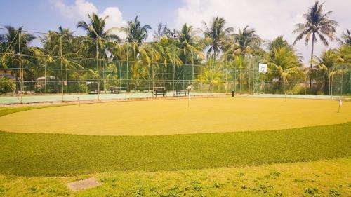 Hulhule Island Hotel