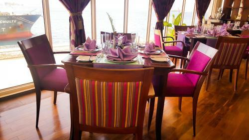 Hulhule Island Hotel