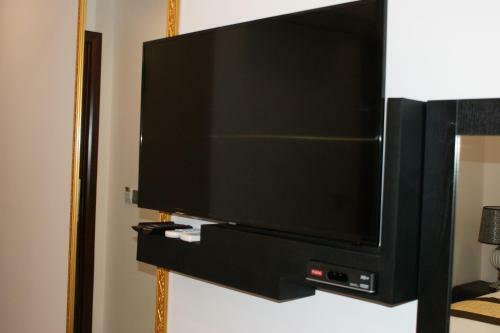 Hostal Rivethi Beach Hotel