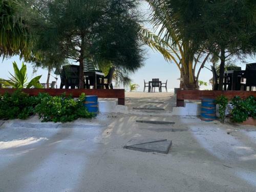 Hostal Rivethi Beach Hotel