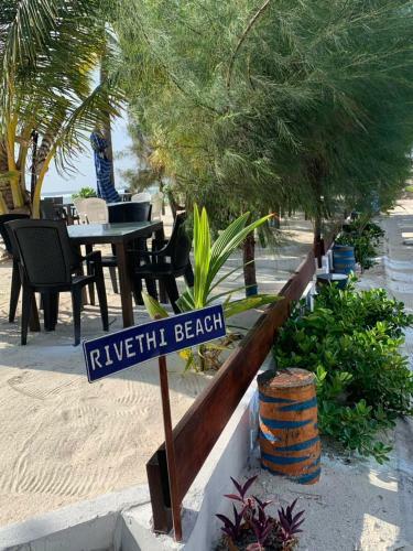 Hostal Rivethi Beach Hotel