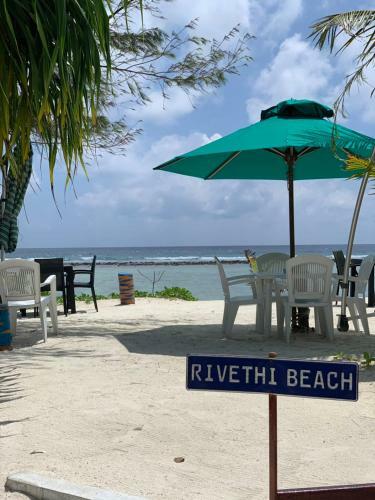 Hostal Rivethi Beach Hotel