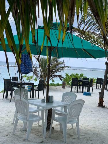 Hostal Rivethi Beach Hotel