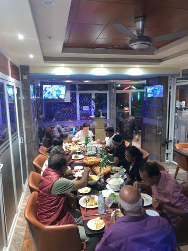 Hostal Rivethi Beach Hotel