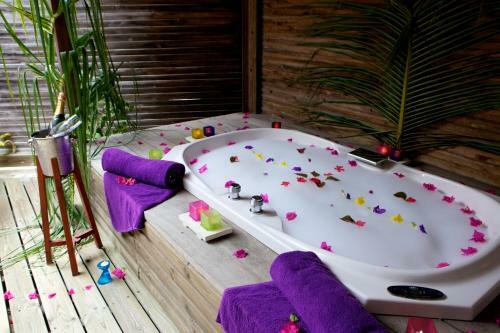 Hotel Kuredu Island Resort & Spa