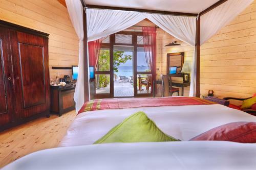Hotel Komandoo Island Resort & Spa