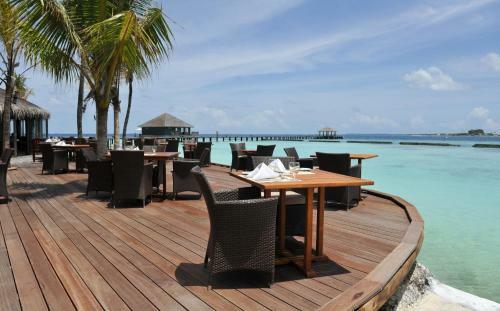 Hotel Komandoo Island Resort & Spa