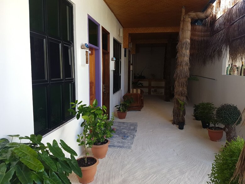 Hostal Rasdhoo View Inn