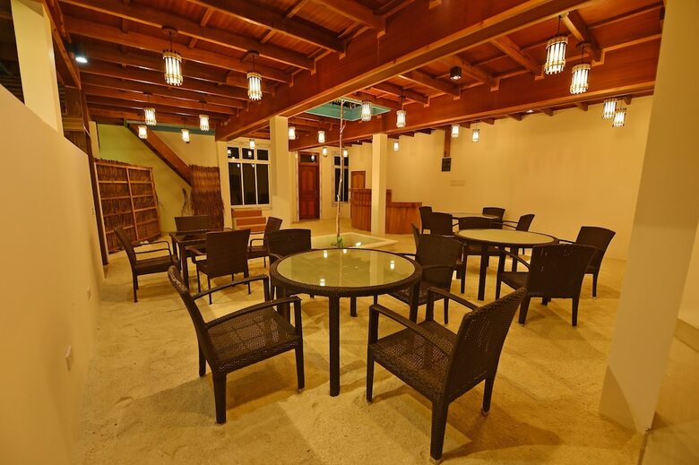 Hostal Rasdhoo Relax Inn