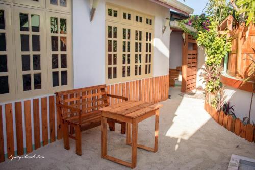 Hostal Equity Beach Holiday Bungalow