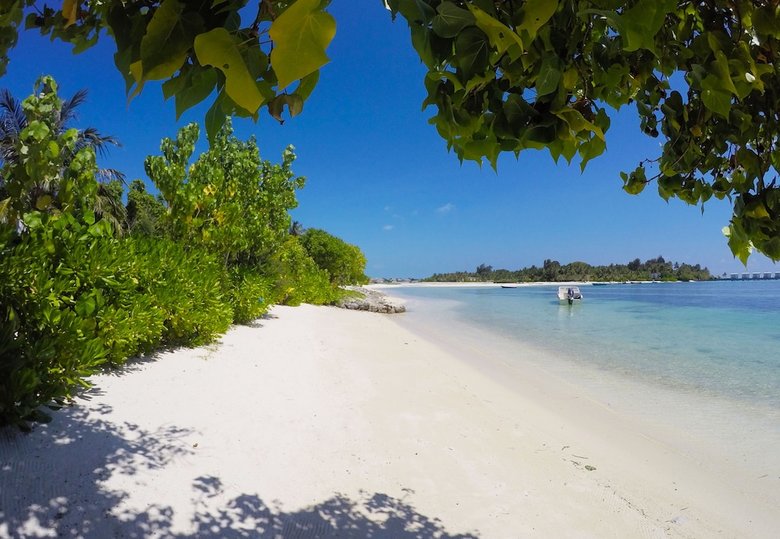 Hostal Ithaa Beach Maldives