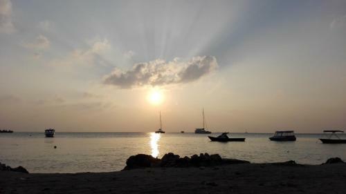 Hostal Rip Tide Vacation Inn, K.guraidhoo