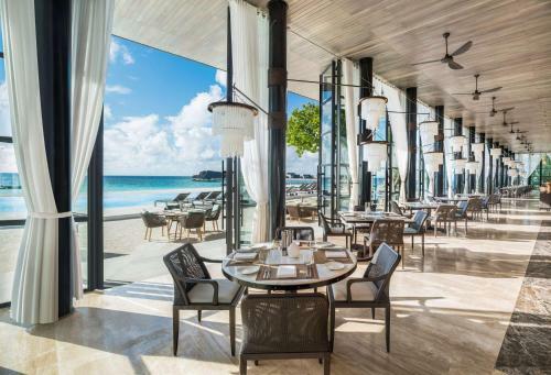 Hotel The St. Regis Maldives Vommuli Resort