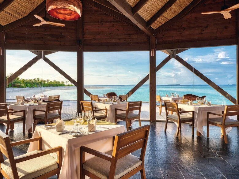 Hotel M?venpick Resort Kuredhivaru Maldives