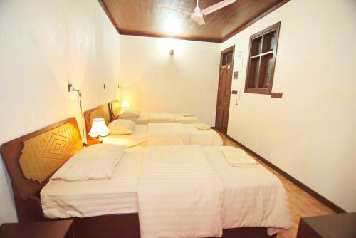 Hostal Kuri Beach View Inn