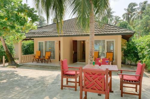 Hotel Holiday Island Resort