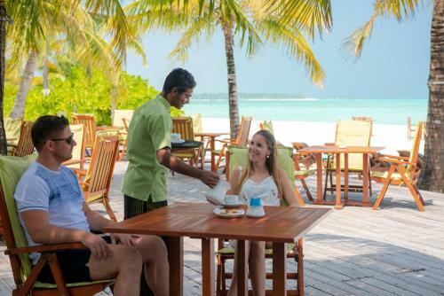 Hotel Holiday Island Resort