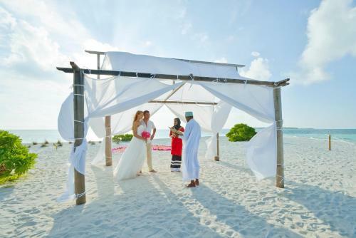 Hotel Holiday Island Resort