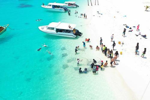 Hostal Akasha Beach Maafushi