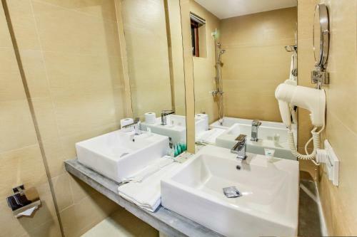 Hostal Beachwood Hotel And Spa At Maafushi