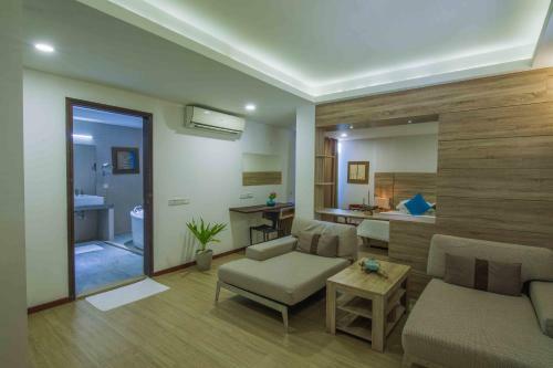 Hostal Beachwood Hotel And Spa At Maafushi