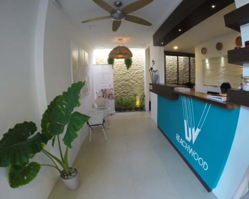 Hostal Beachwood Hotel And Spa At Maafushi