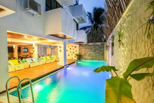 Hostal Beachwood Hotel And Spa At Maafushi