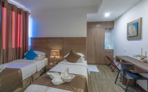 Hostal Beachwood Hotel And Spa At Maafushi