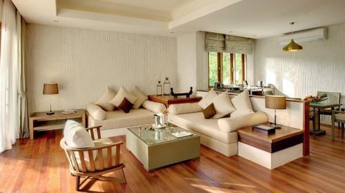 Hotel Hideaway Beach Resort & Spa