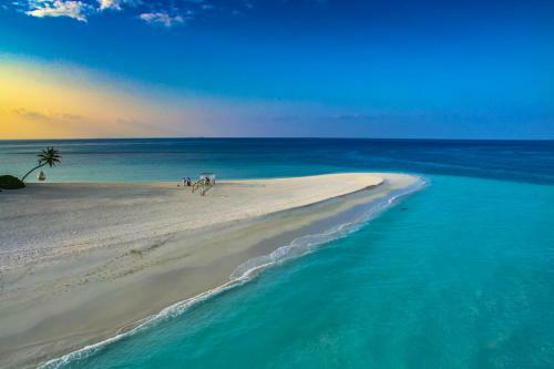 Hotel Hideaway Beach Resort & Spa