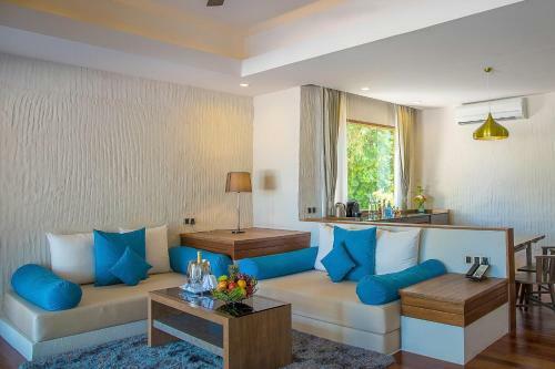 Hotel Hideaway Beach Resort & Spa