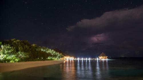 Hotel Hideaway Beach Resort & Spa