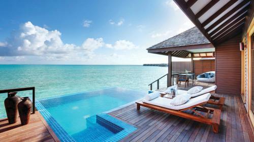 Hotel Hideaway Beach Resort & Spa