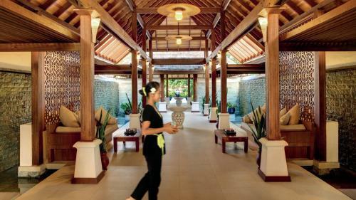 Hotel Hideaway Beach Resort & Spa