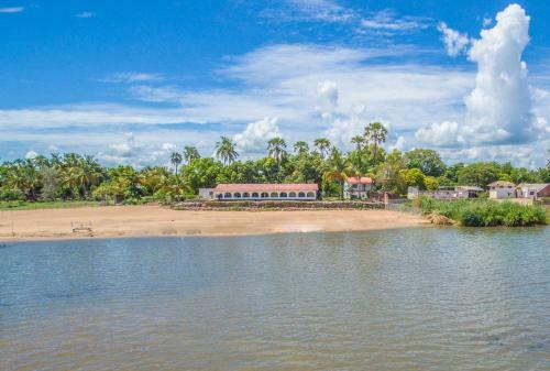 Namiyasi Lake Cottage