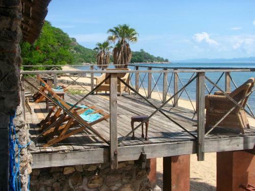 Nkhudzi Beach Lodge