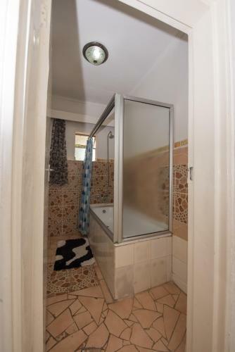 Spendwise Lodge & Apartments