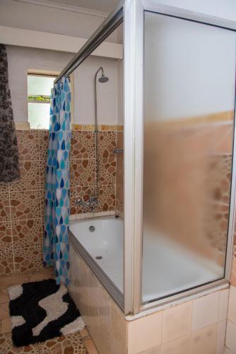 Spendwise Lodge & Apartments