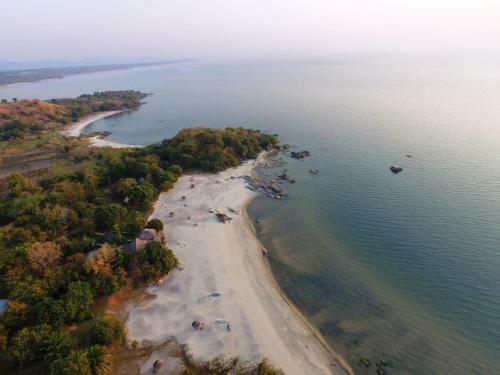 Hotel Makuzi Beach Lodge