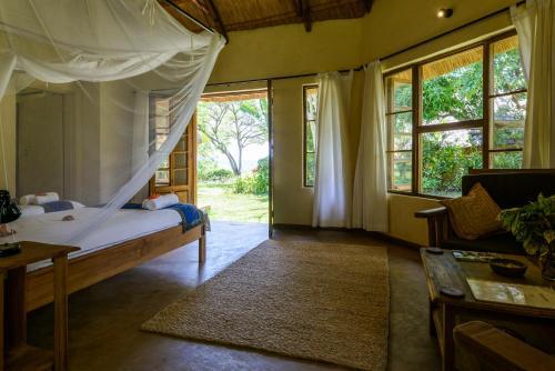 Hotel Makuzi Beach Lodge