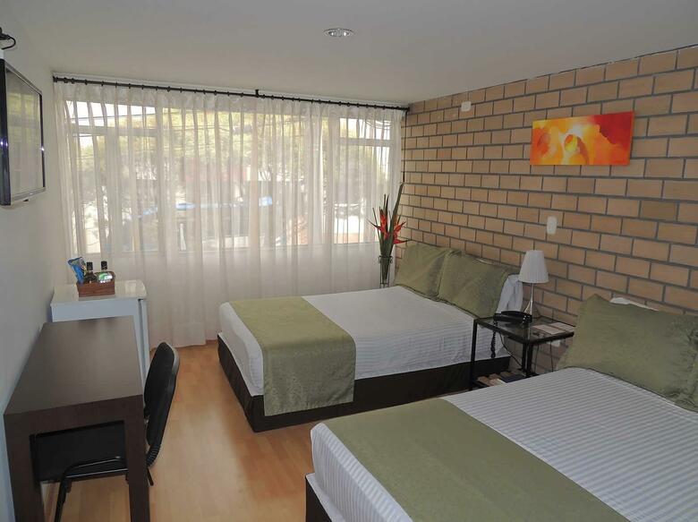 Hotel Portal De Mil�n