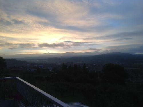 Hostal Miravalle Suites