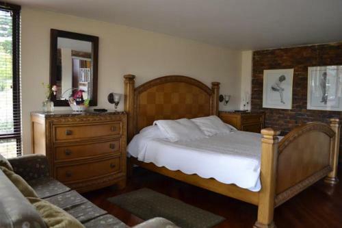 Hostal Miravalle Suites