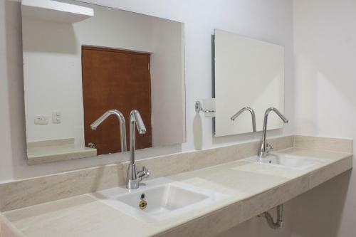 Albergue Hostal Techos Azules