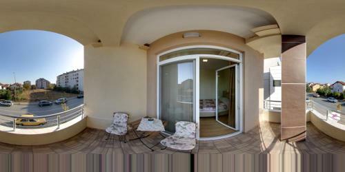 Hostal Apartments Lotus