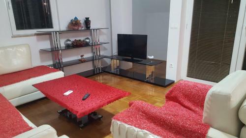 Spacious, Sunny Apartment